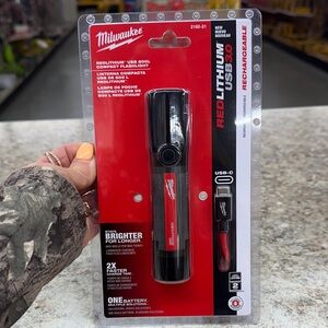 Milwaukee Red Lithium USB-C Compact Flashlight - Red/Black